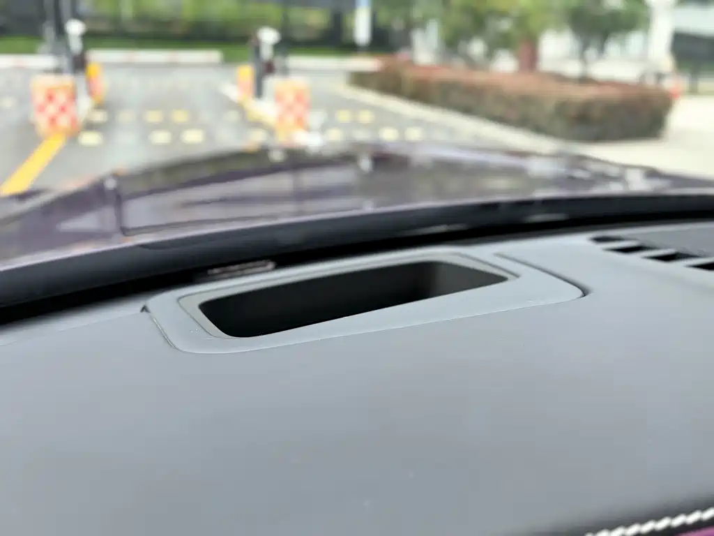 Rolls-Royce Cullinan — миниатюра 23