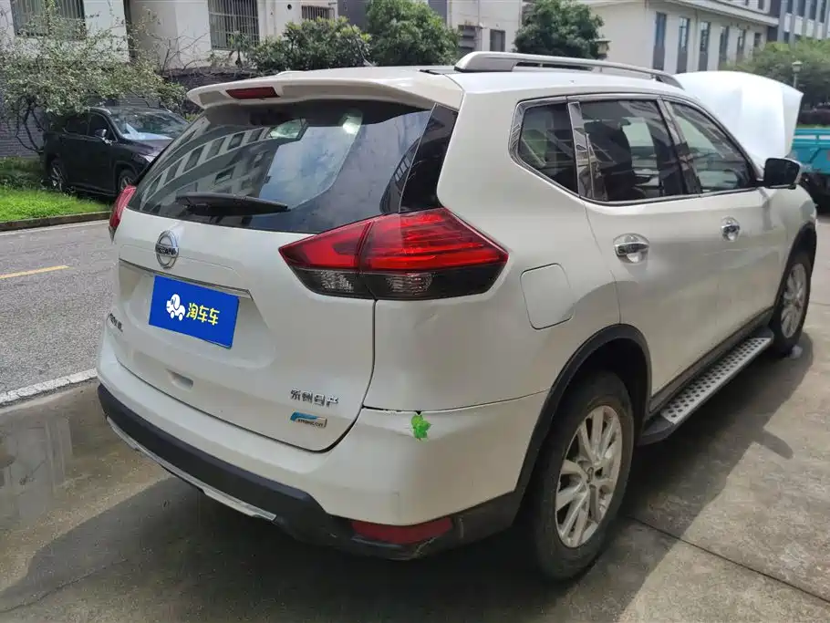 Nissan X-Trail 2017 2.0L CVT мест Comfort 2WD