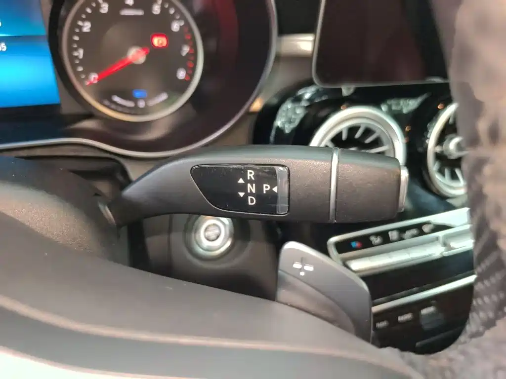 Mercedes-Benz C-Class — миниатюра 7