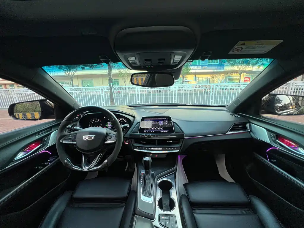 Cadillac CT4 — миниатюра 12