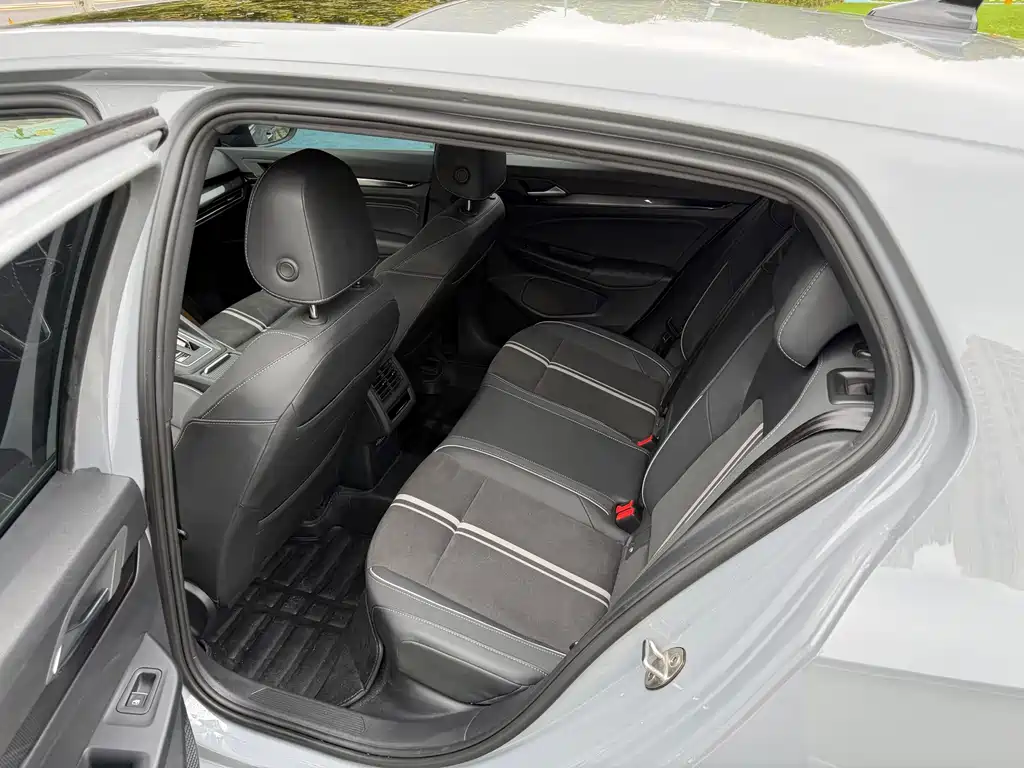 Volkswagen Golf — миниатюра 10