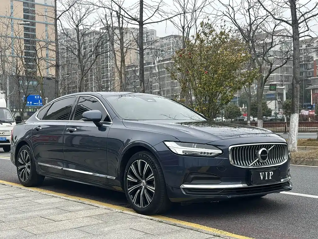 Volvo S90 2023 B5 Luxury