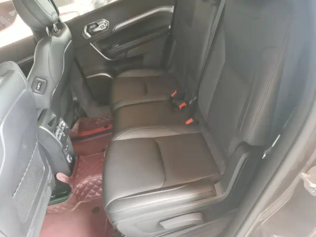 Jeep Commander — миниатюра 24