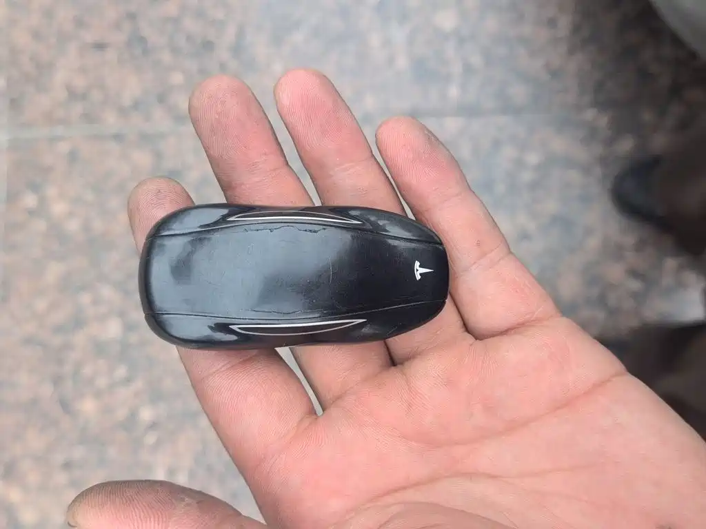 Tesla Model 3 — миниатюра 9