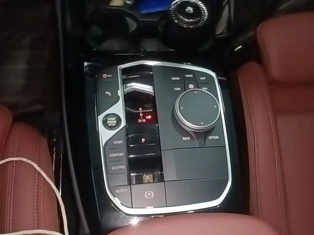 BMW iX3 — миниатюра 14