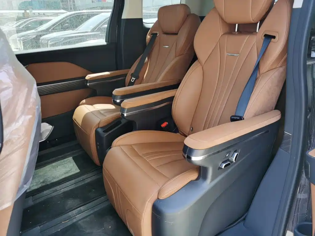 Hongqi Hongqi HQ9 PHEV — миниатюра 13