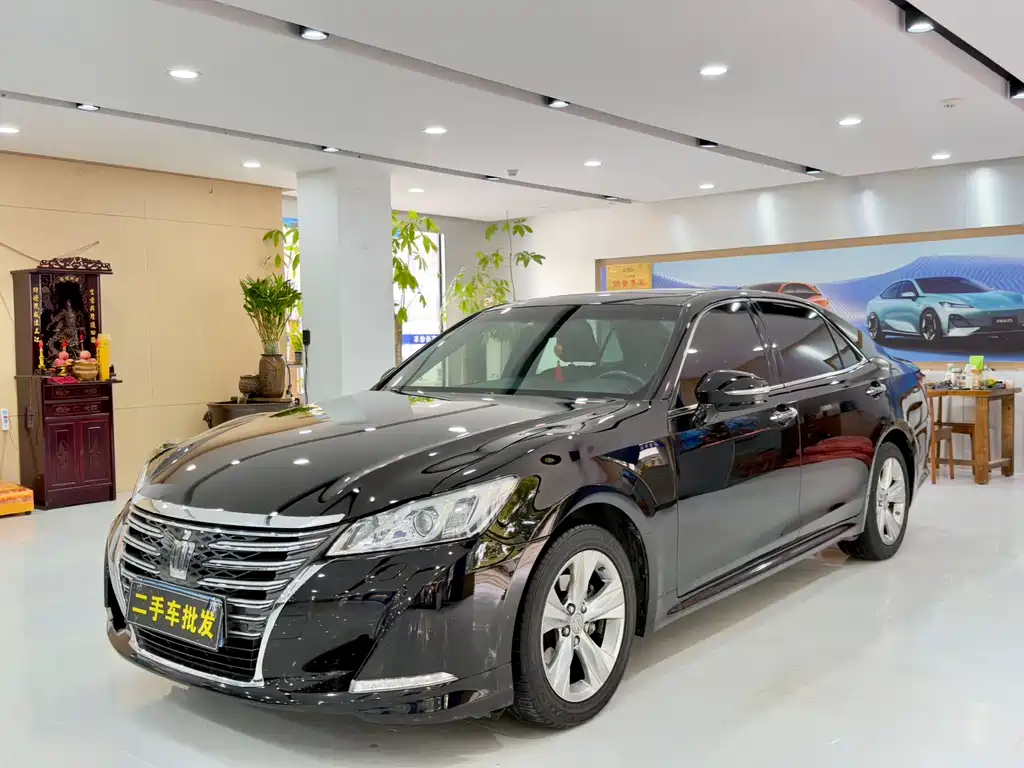 Toyota Crown 2018