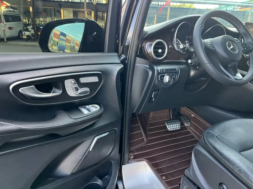 Mercedes-Benz V-Class — миниатюра 8