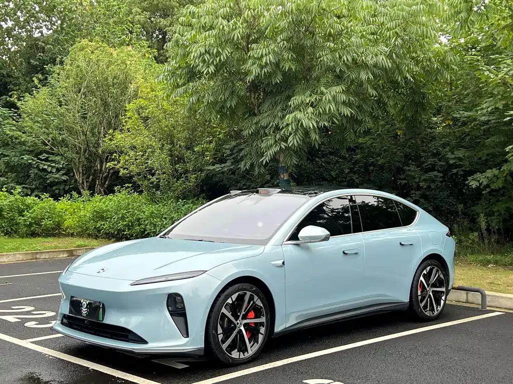 NIO ET5