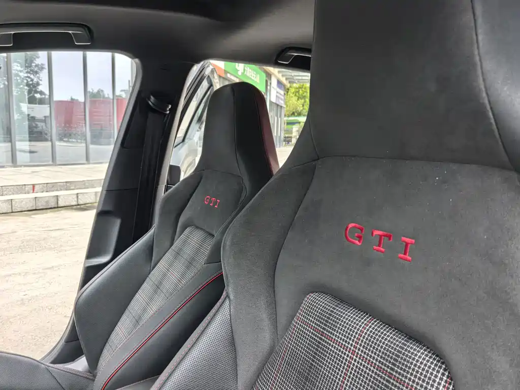 Volkswagen Golf GTI — миниатюра 17