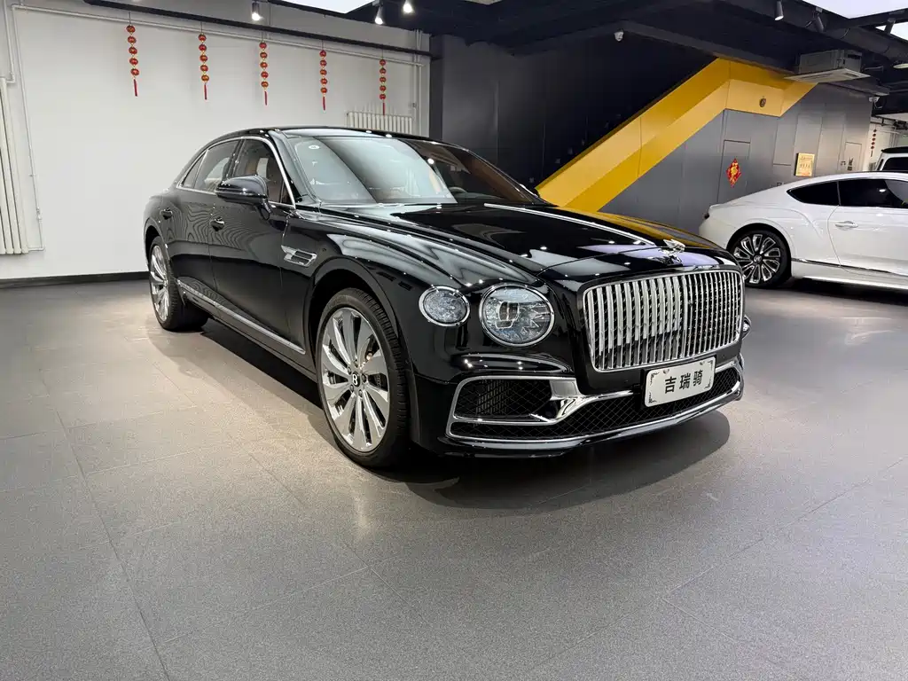 Bentley Flying Spur 2024 V8 Edition 8