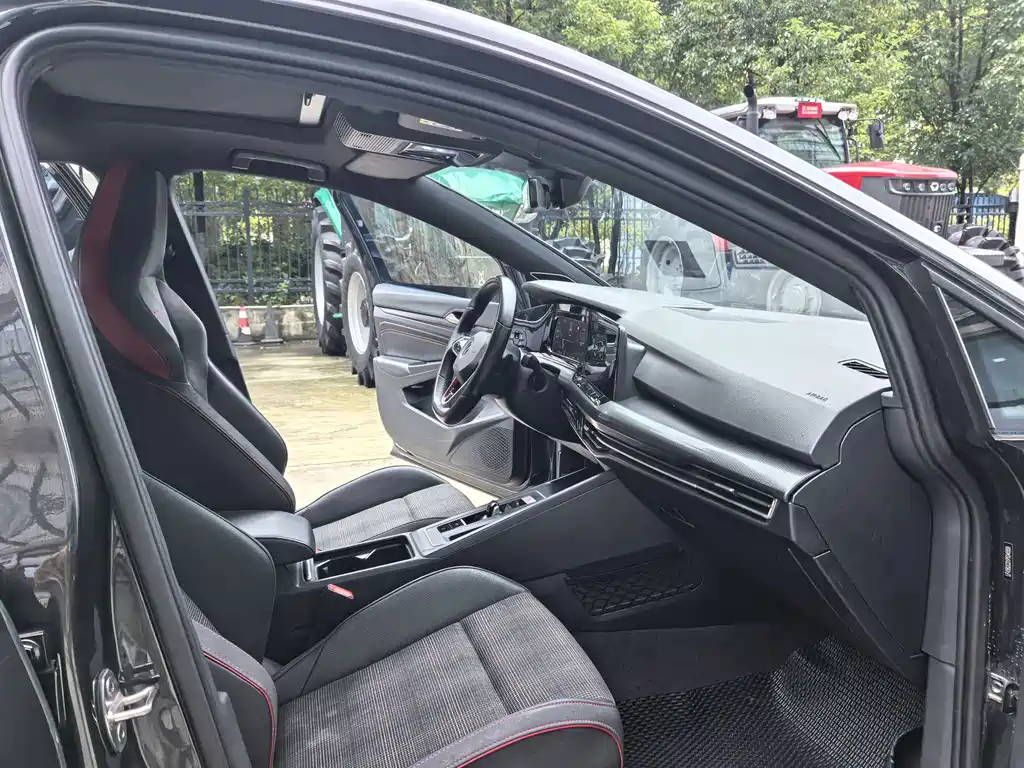 Volkswagen Golf GTI — миниатюра 20