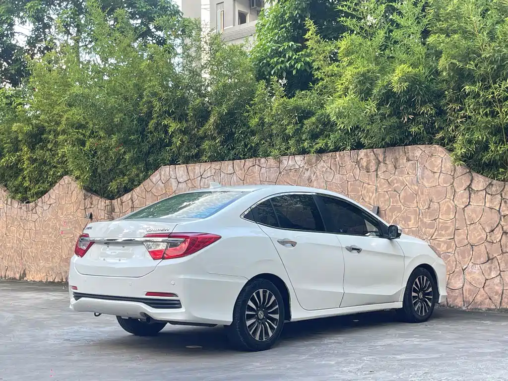 Honda Crider 2015 1.8L AT Luxury