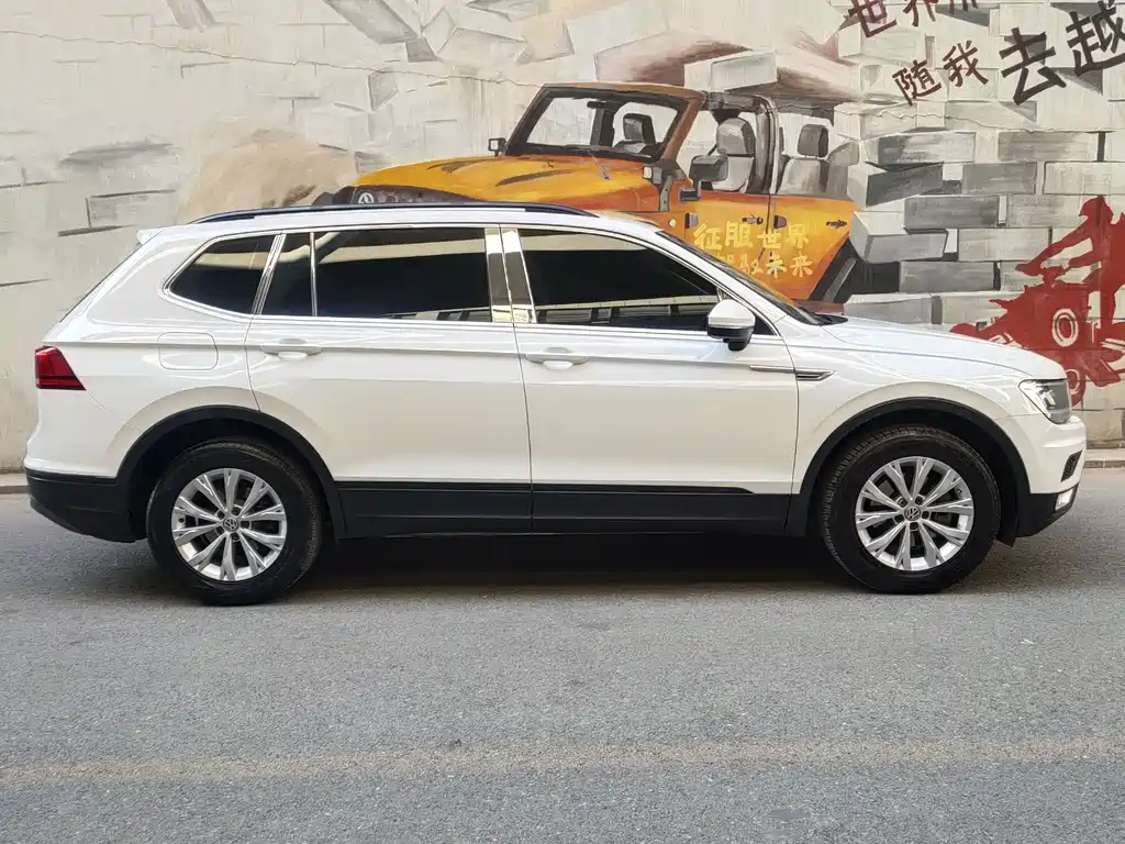 Volkswagen Tiguan L L 2017 330TSI AT