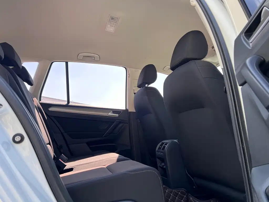 Volkswagen Golf Sportsvan — миниатюра 13
