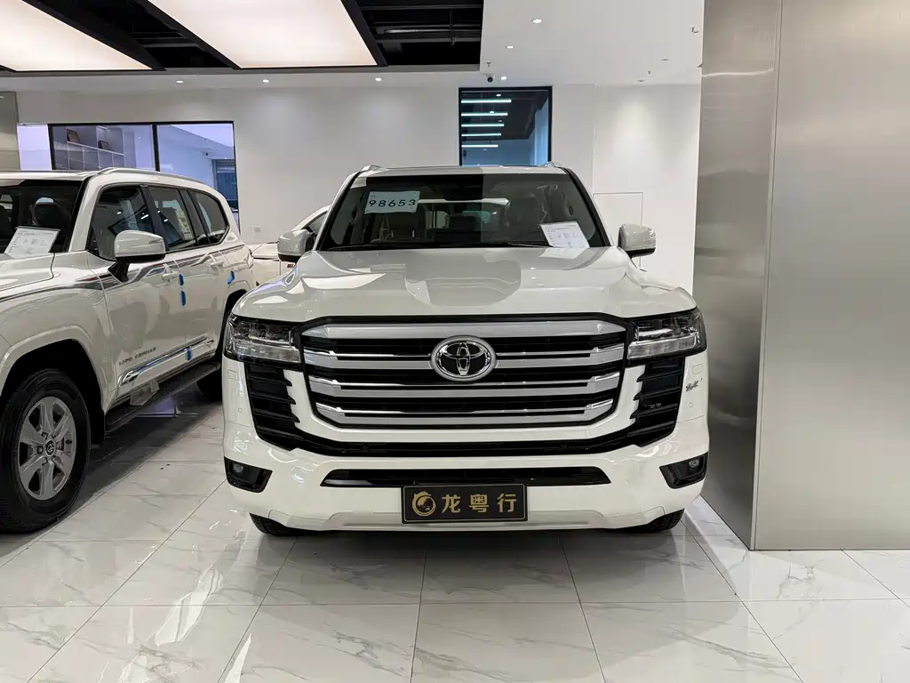 Toyota Land Cruiser LC300 2024 3.3T