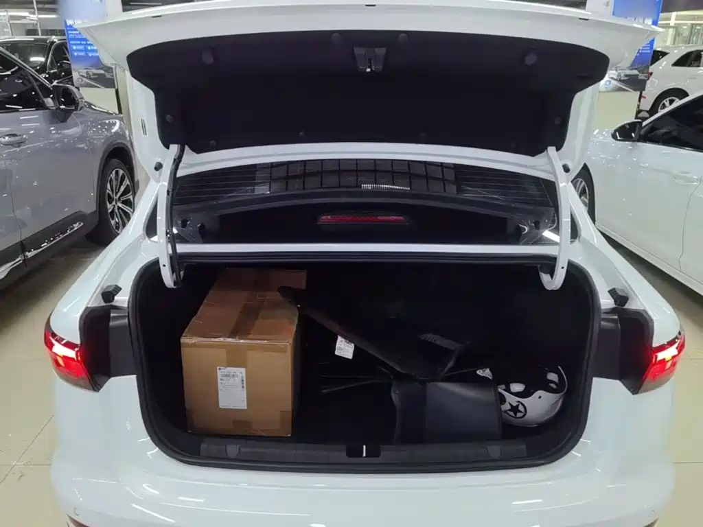 Geely Emgrand — миниатюра 19