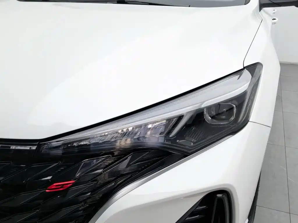 Changan Eado — миниатюра 7