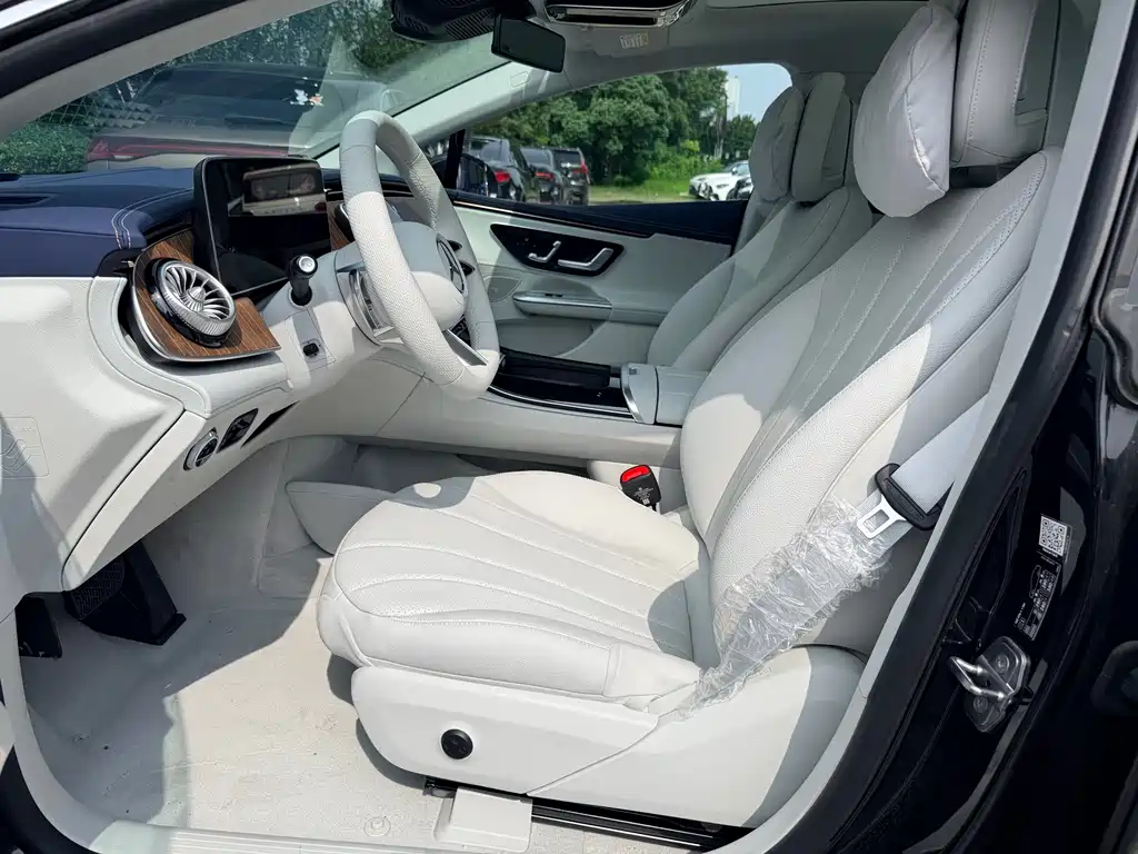 Mercedes-Benz EQE 2025 500 4MATIC Luxury