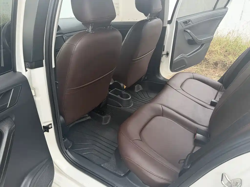 Volkswagen Jetta — миниатюра 6