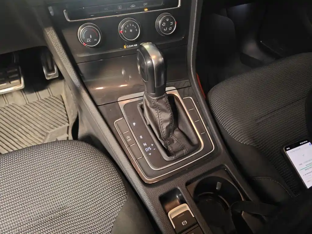 Volkswagen Golf — миниатюра 14