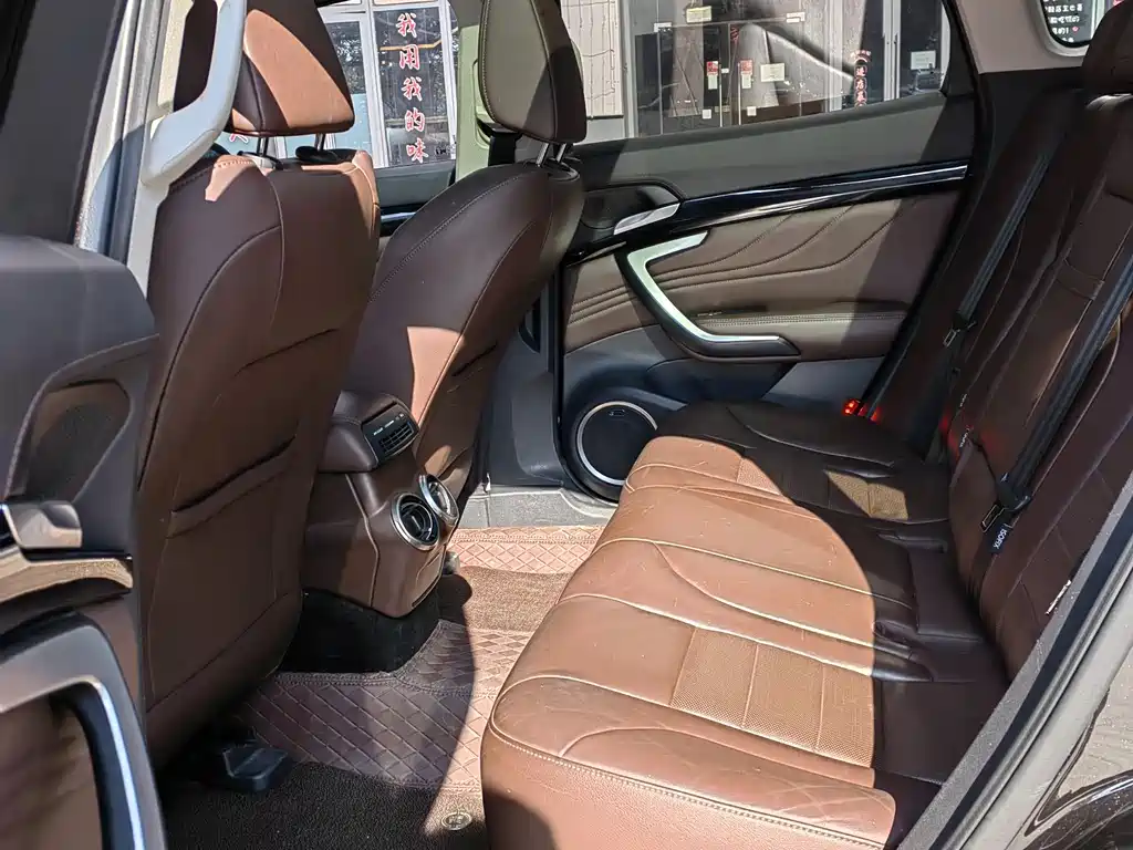 WEI PAI WEI BRAND VV7