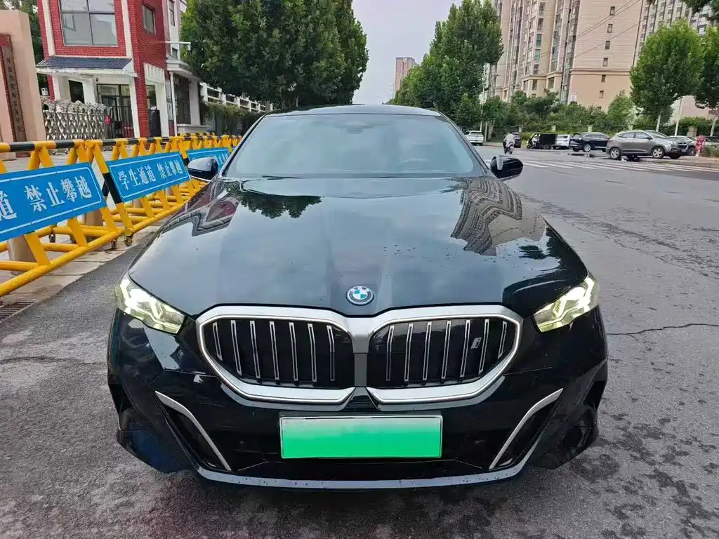 BMW i5 — миниатюра 2