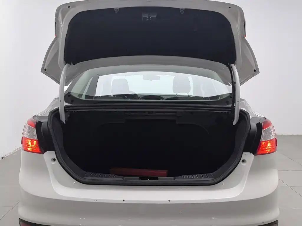 Ford Focus — миниатюра 16