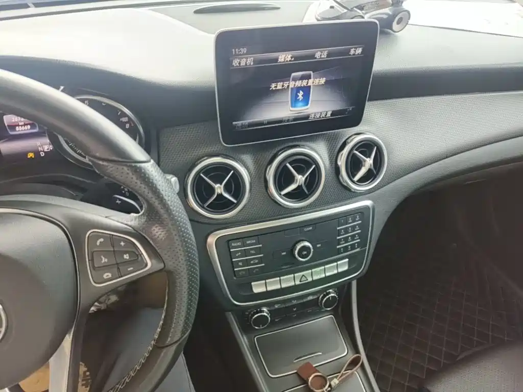 Mercedes-Benz GLA — миниатюра 13