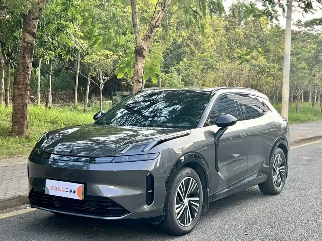 Lynk & Co 08 EM-P