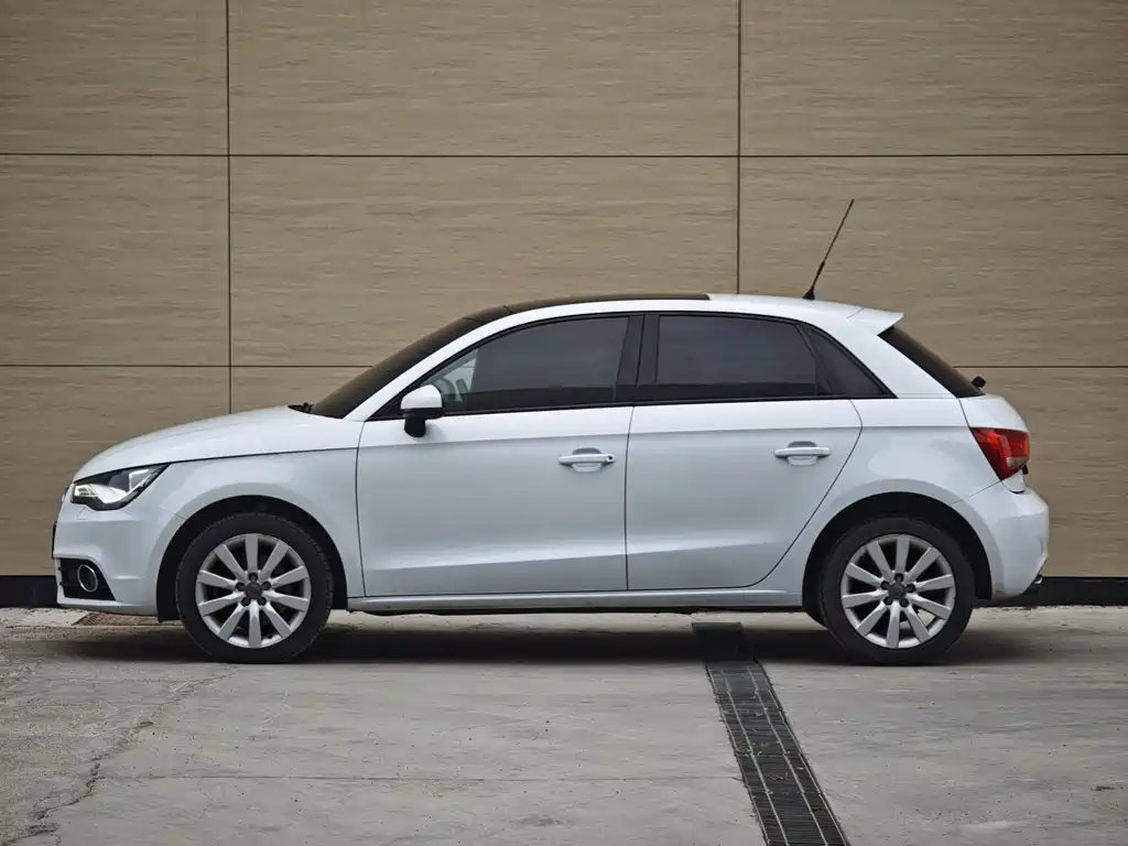 Audi A1 2014 30 TFSI Sportback Comfort