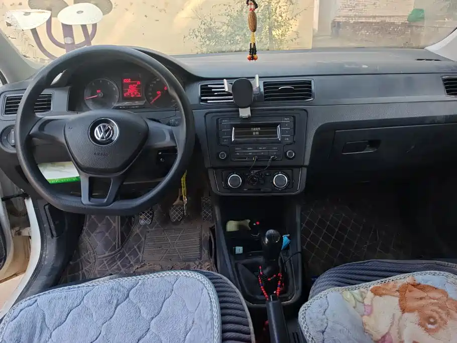 Volkswagen Santana — миниатюра 12