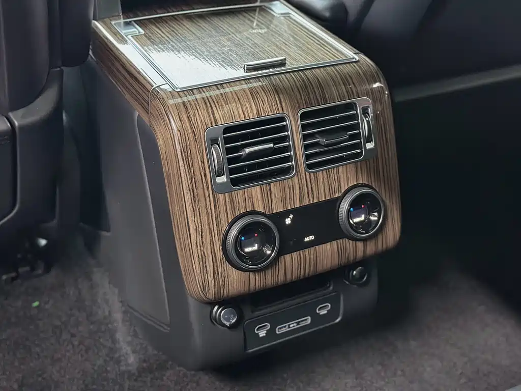Land Rover Range Rover — миниатюра 21
