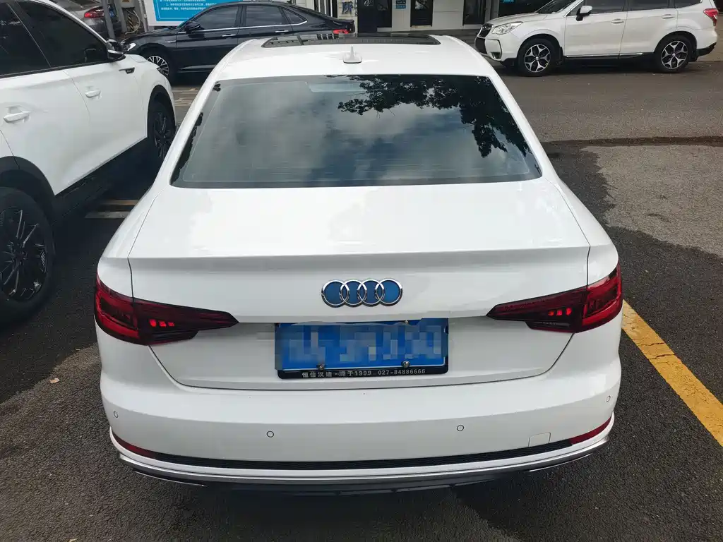 Audi A4L 2019 40 TFSI Fashion VI