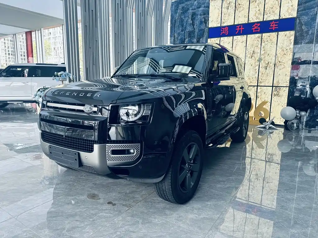 Land Rover Defender 2024