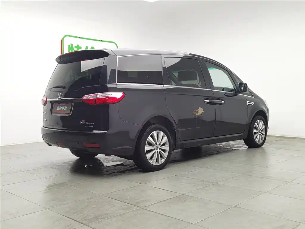 LUXGEN LARGE 7 MPV