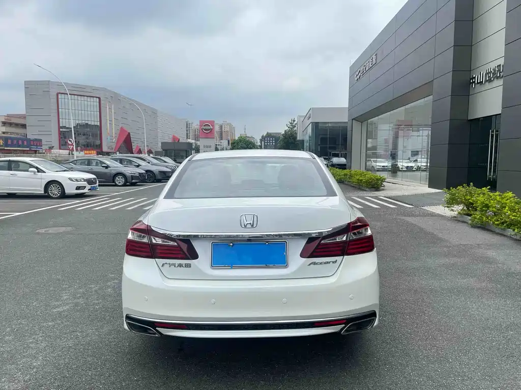 Honda Accord — миниатюра 10