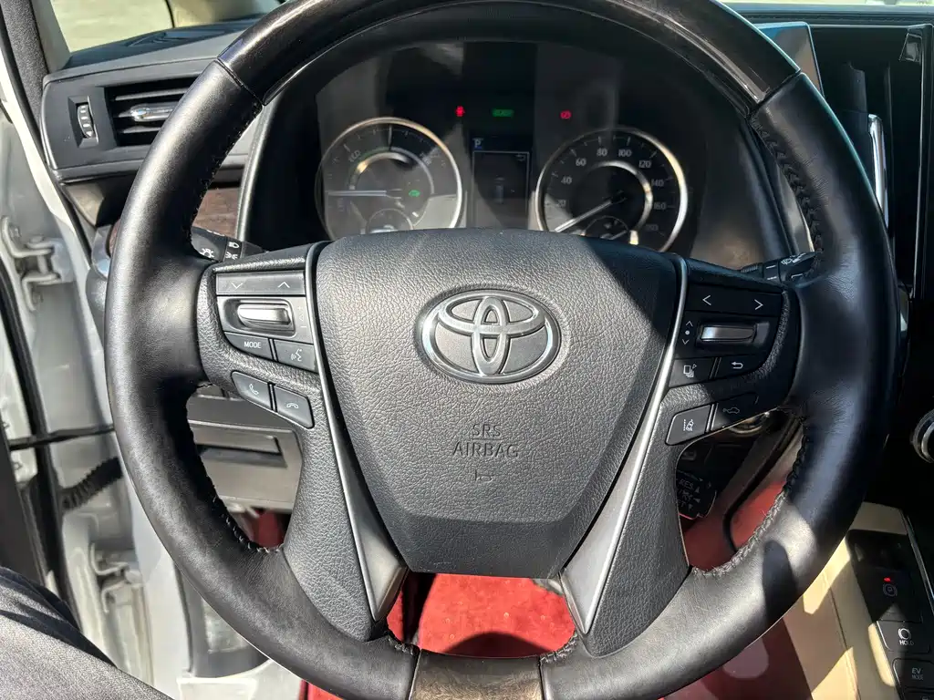 Toyota Vellfire — миниатюра 11