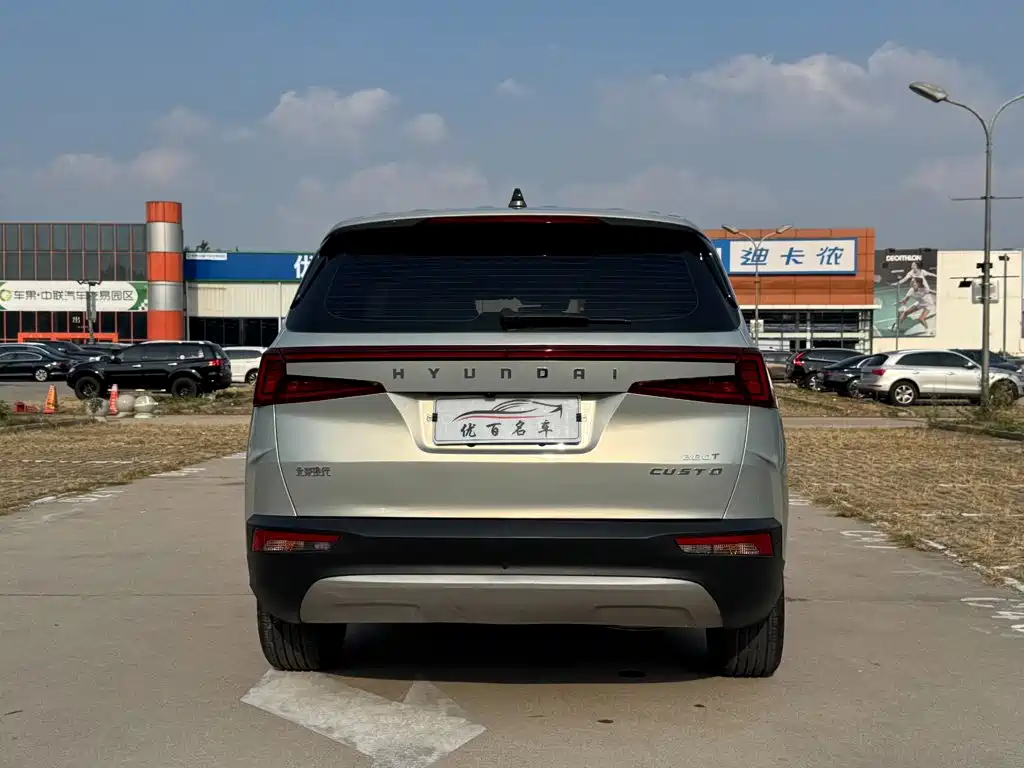 Hyundai Custo — миниатюра 5