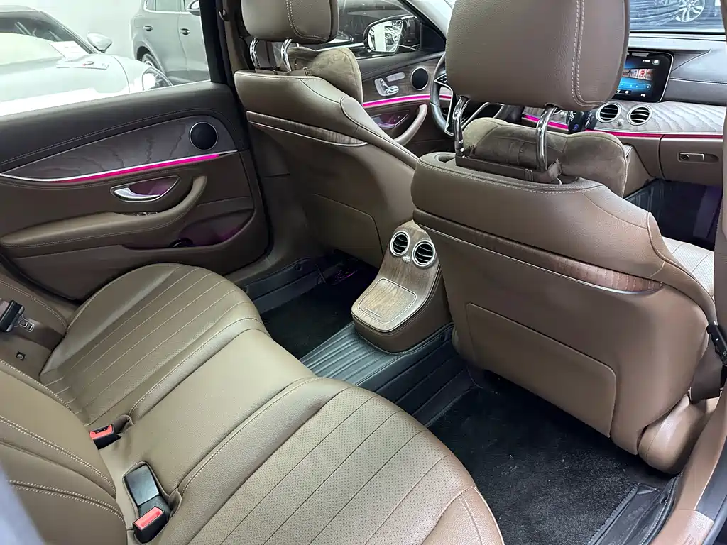 MERCEDES-BENZ E CLASS