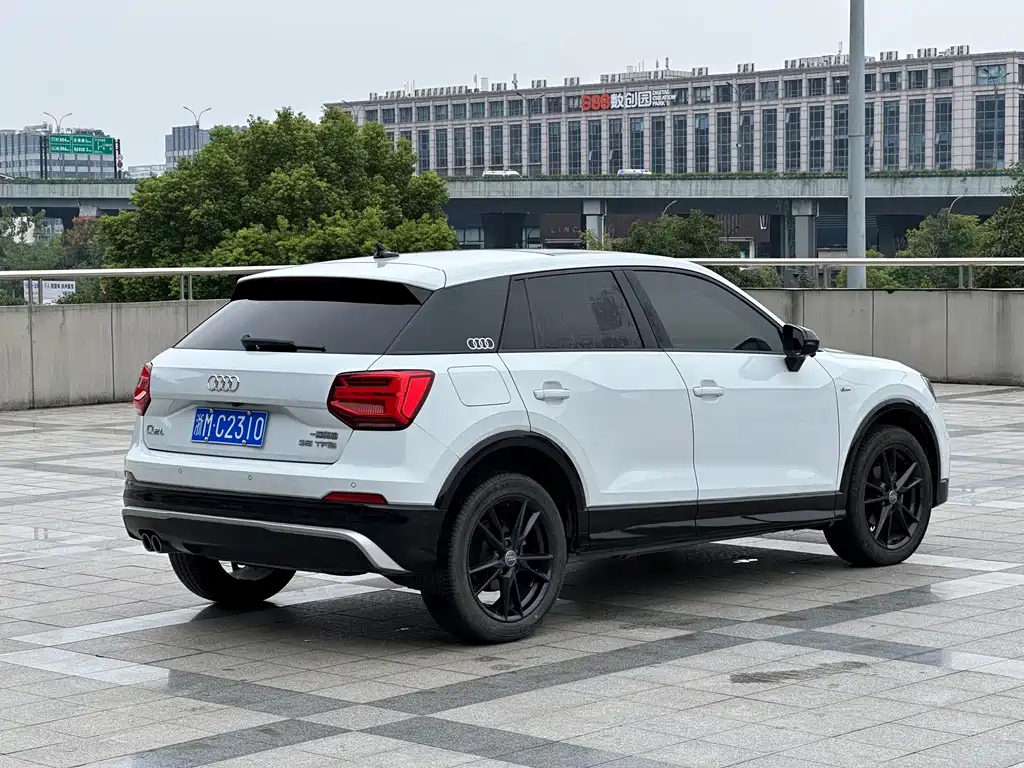 Audi Q2L — миниатюра 4