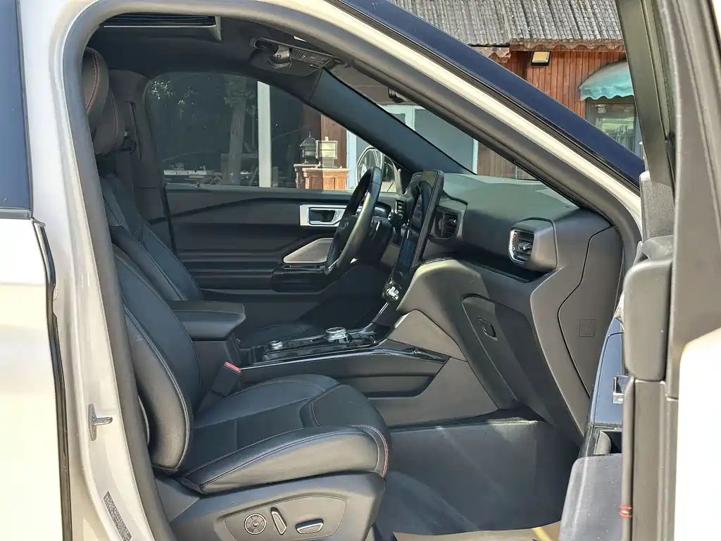 Ford Explorer — миниатюра 19