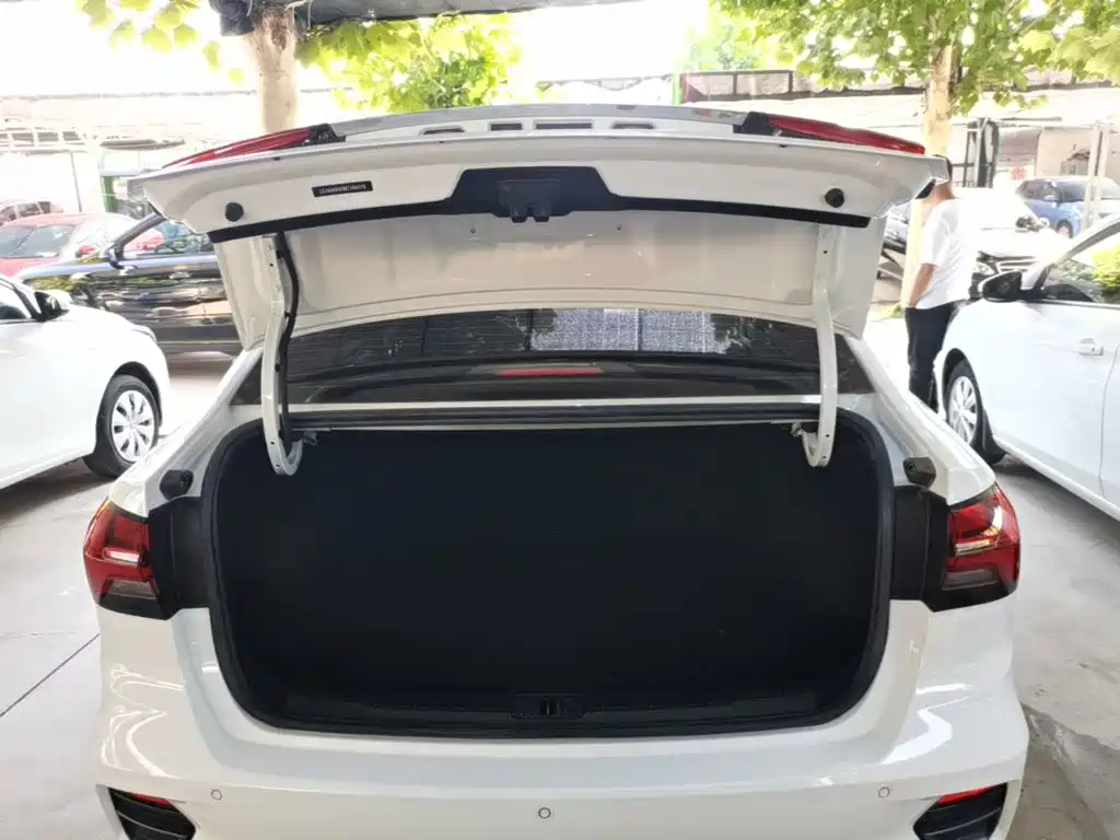 Roewe i5 — миниатюра 19