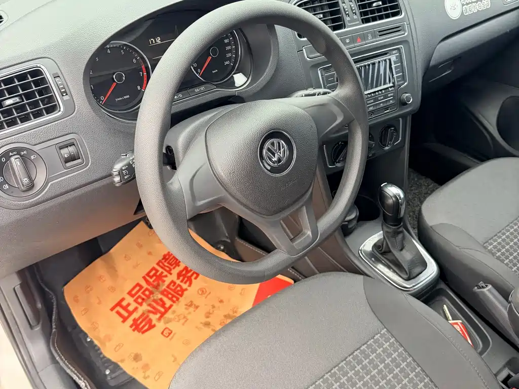 Volkswagen Polo — миниатюра 9