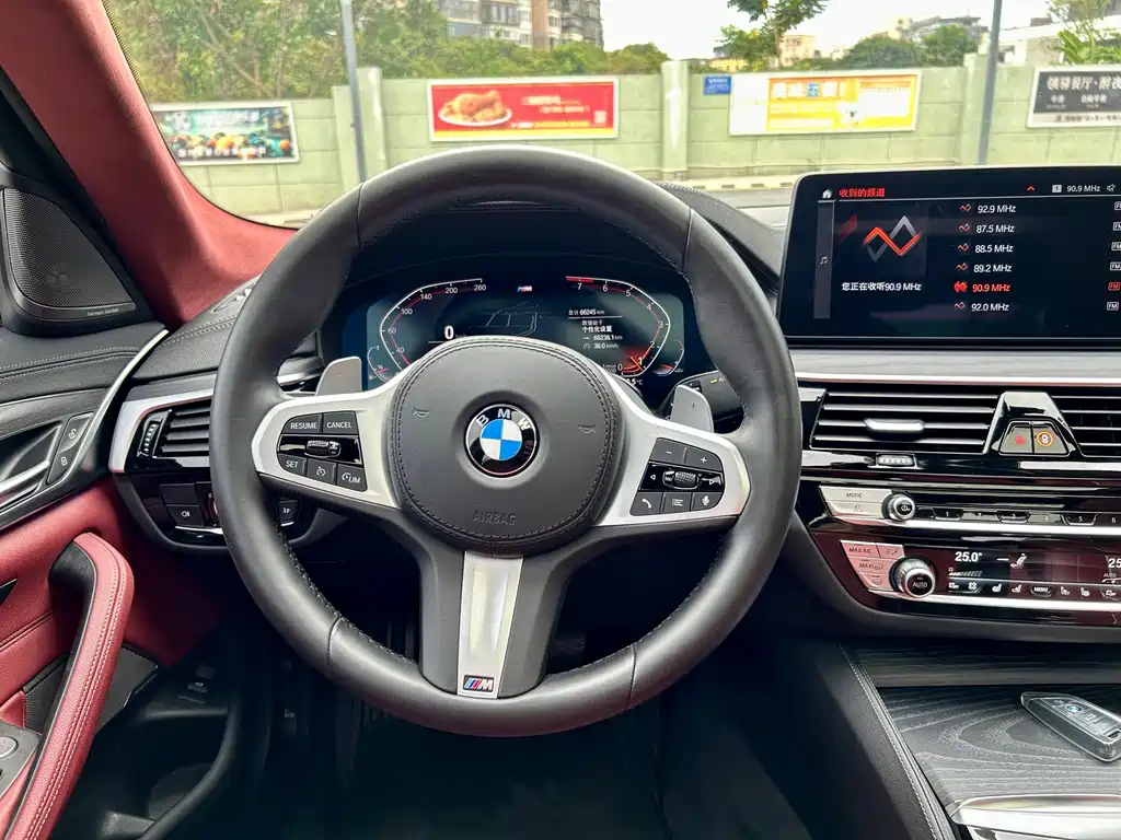 BMW 5 Series — миниатюра 6