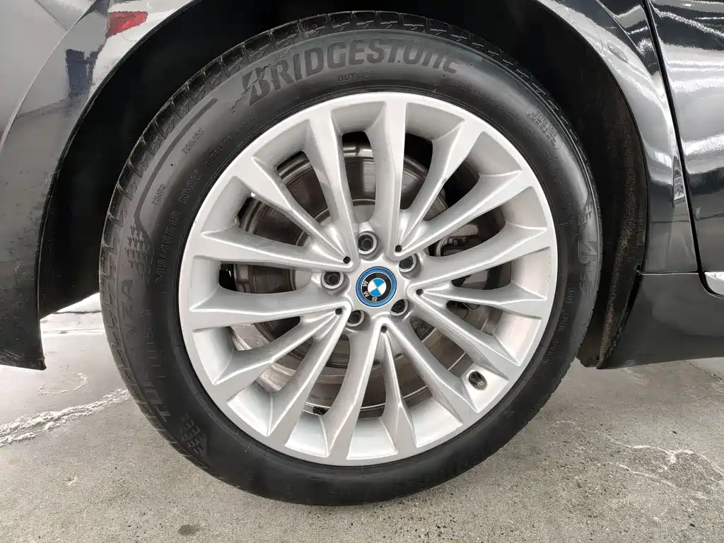 BMW 5 SERIES NEW ENERGY