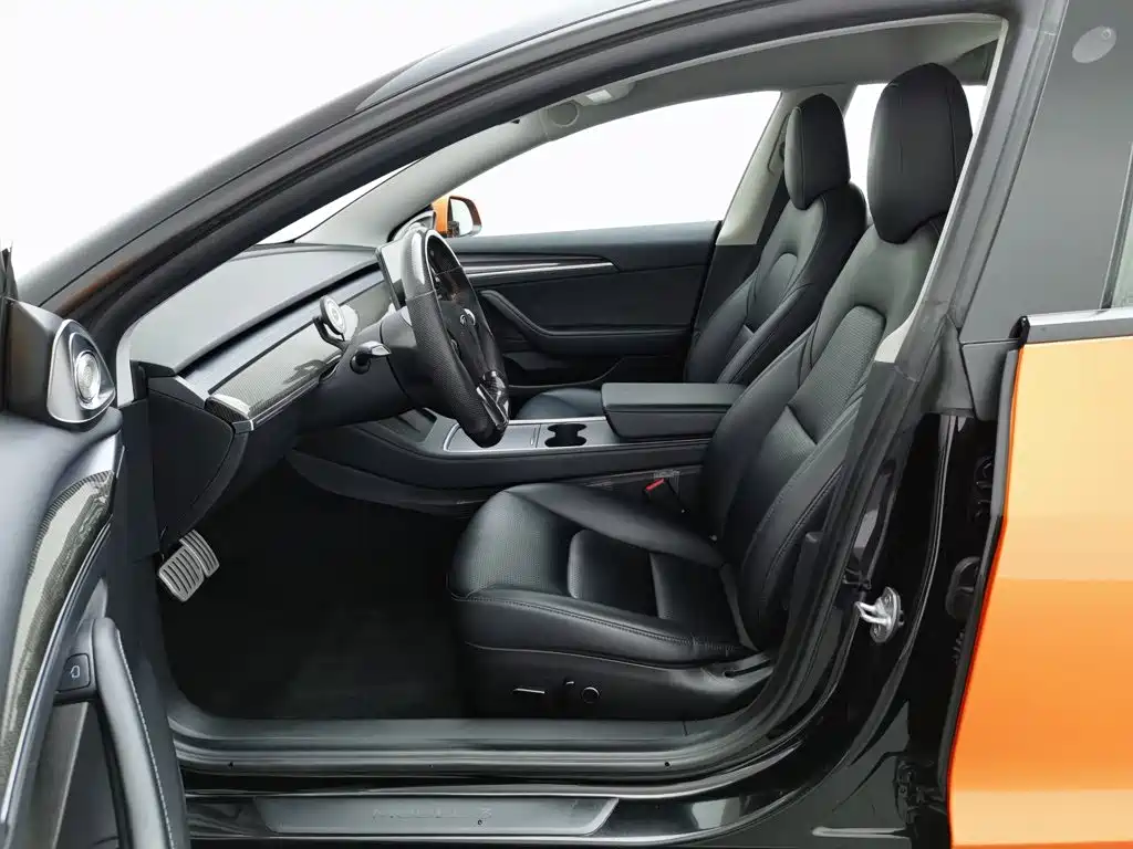 Tesla Model 3 — миниатюра 10