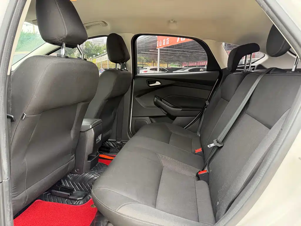 Ford Focus 2015 1.6L AT Comfort
