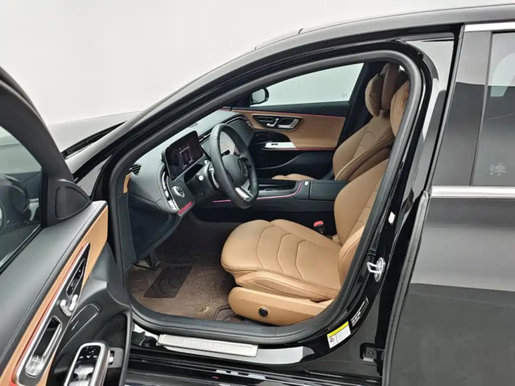 Mercedes-Benz E-Class — миниатюра 10