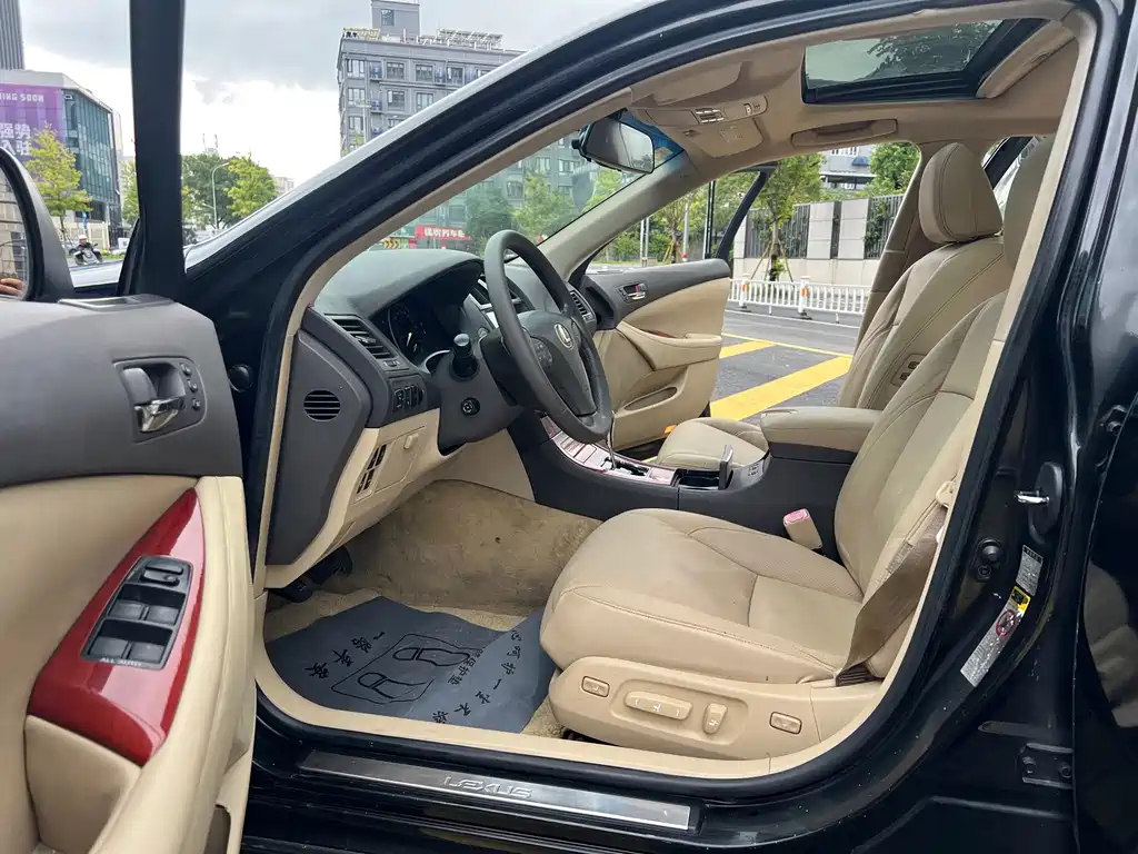 Lexus ES — миниатюра 12